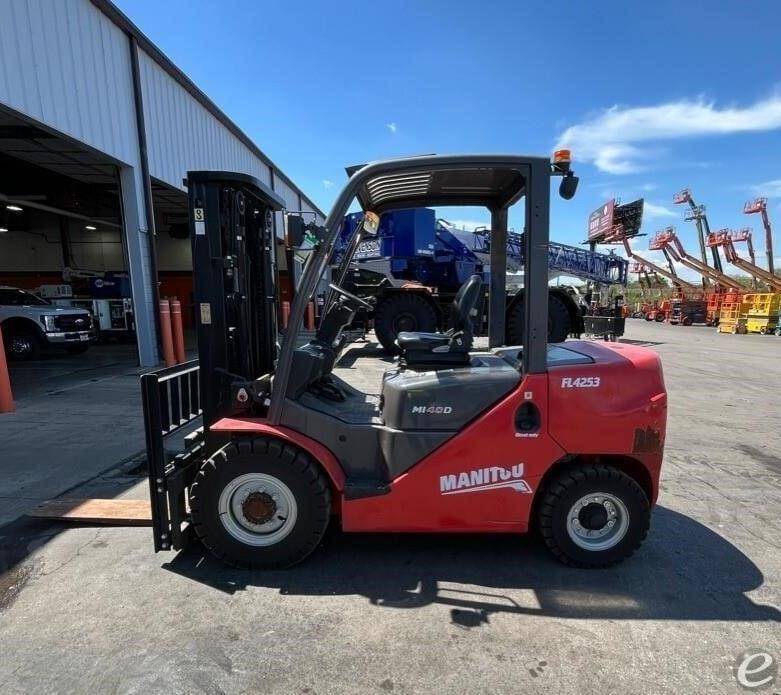 2023 Manitou MI40D
