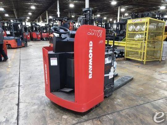 2019 Raymond 8900