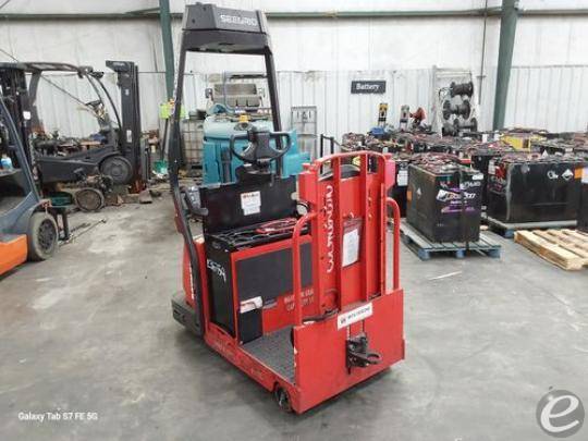 2017 Raymond 3020