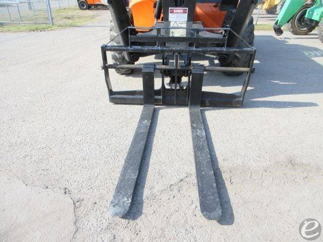 2012 JLG G12-55A