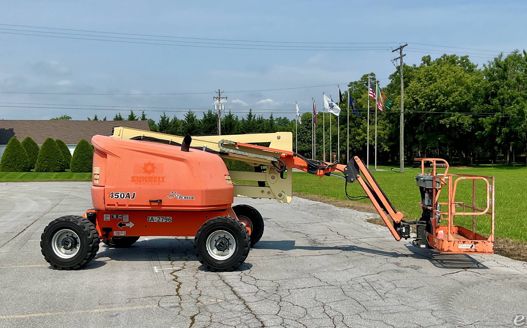 2017 JLG 450AJ