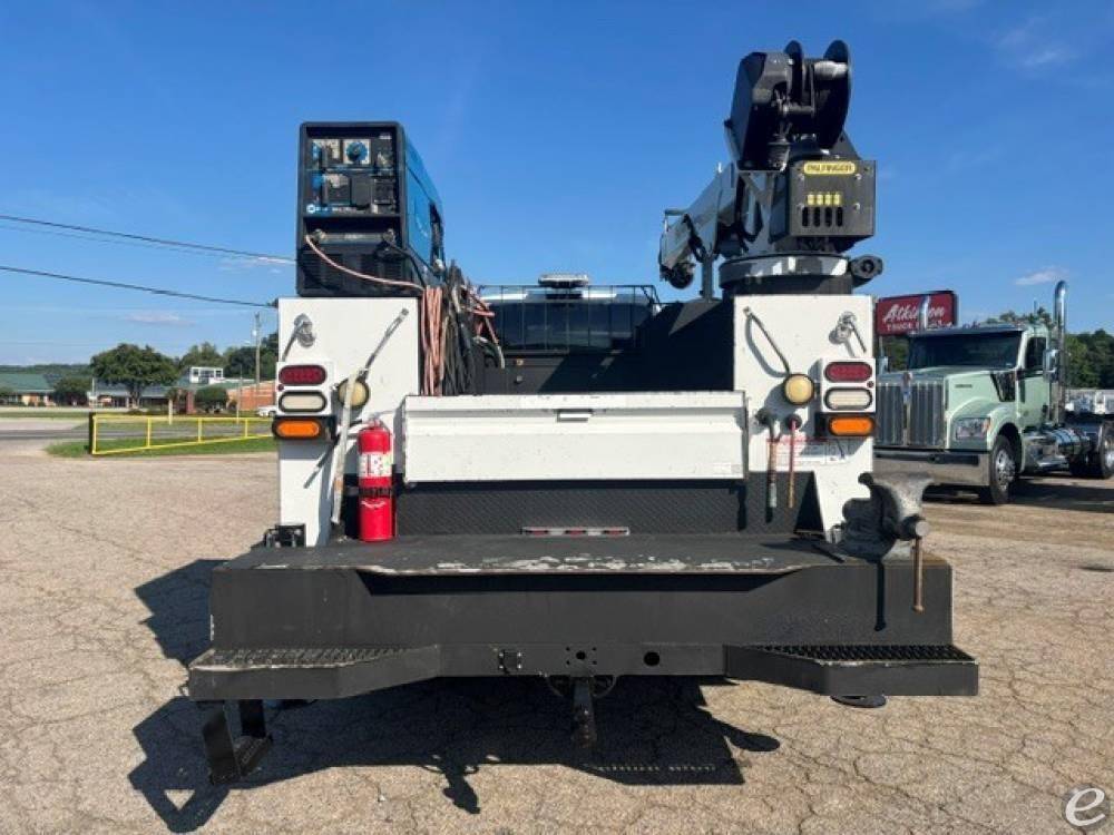 2015 Ford F750 XLT SD