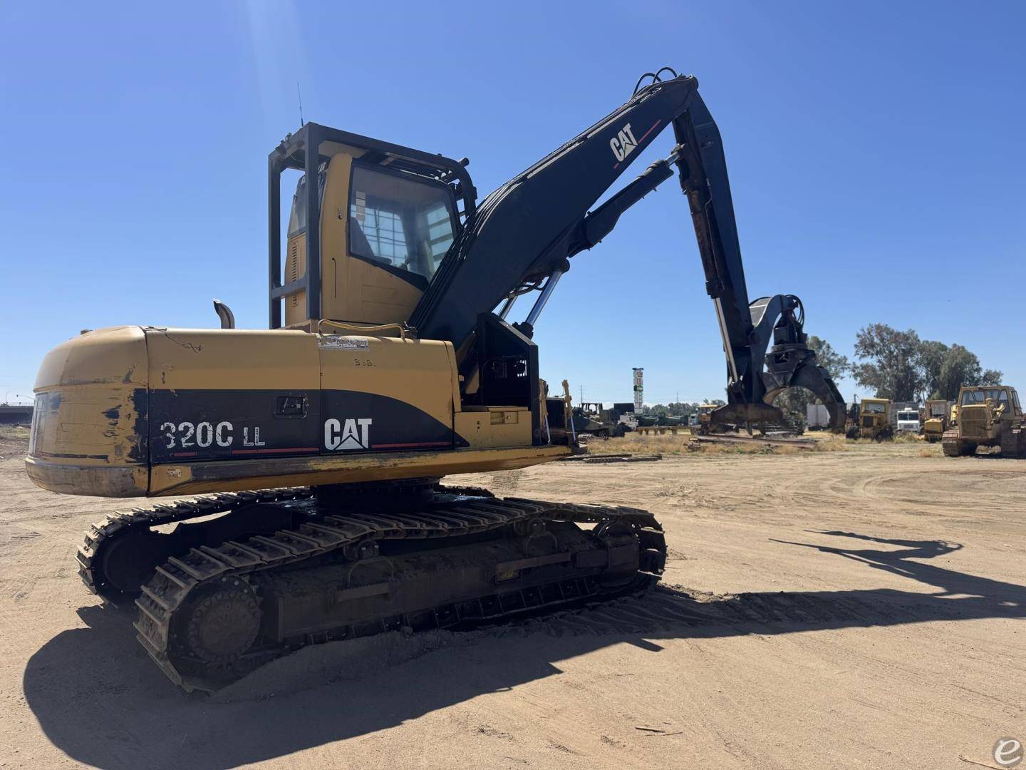 2001 Cat 320C LL