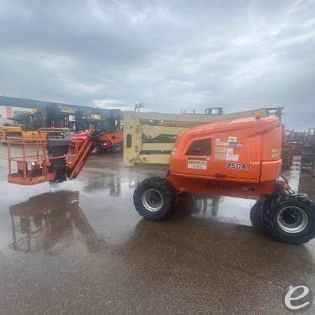 2017 JLG 450AJ