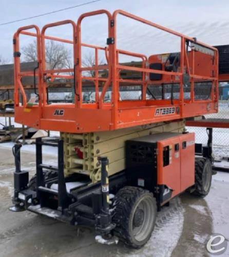 2022 JLG RT3369