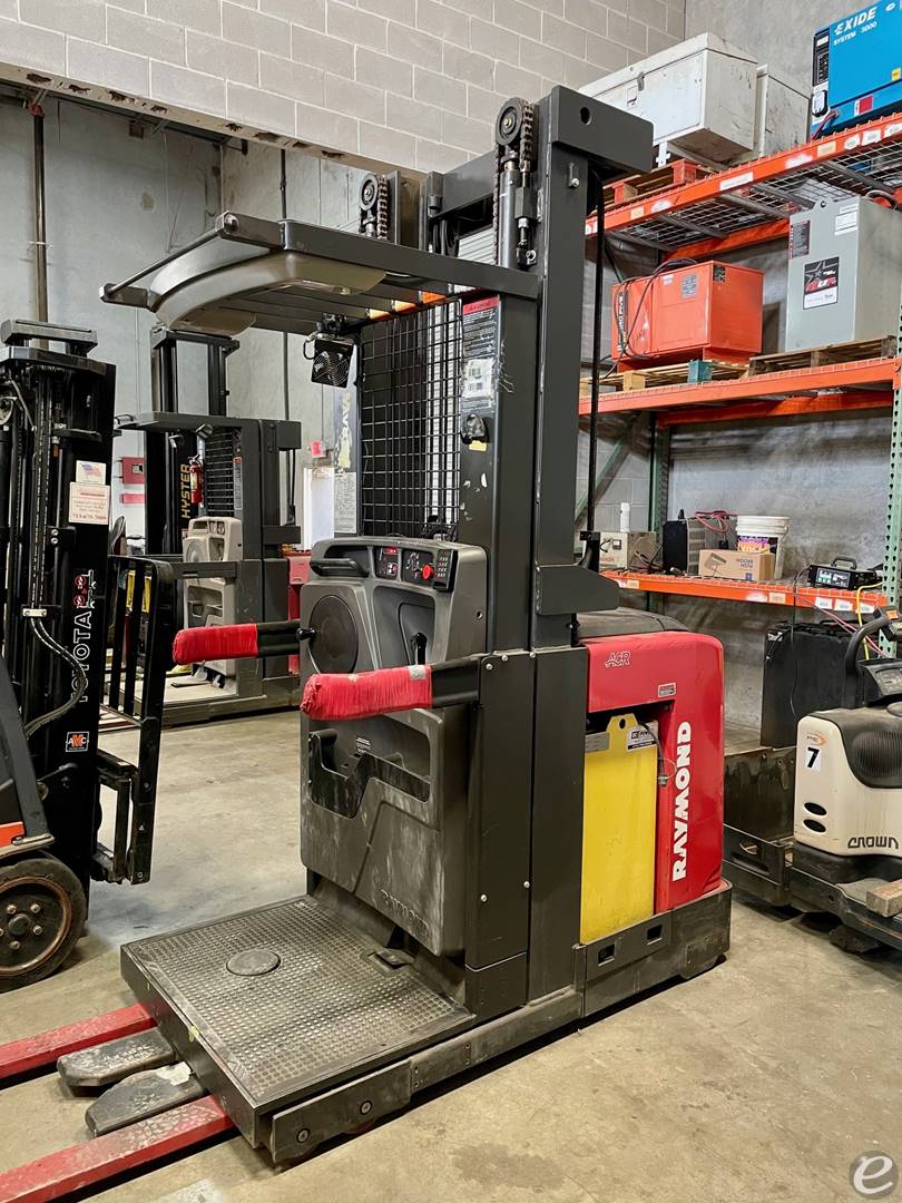 2015 Raymond 550-0PC30TT Electric Order Picker - 123Forklift