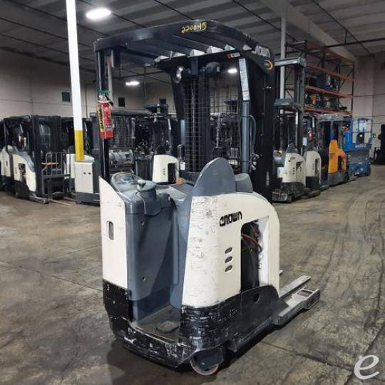 2018 Crown RR5725-45