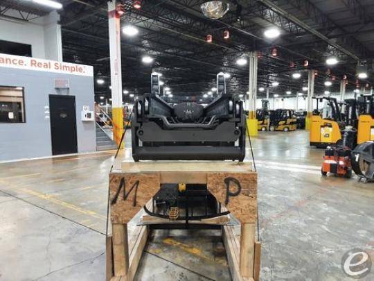 2018 Yale NR045 Electric Reach Truck - 123Forklift