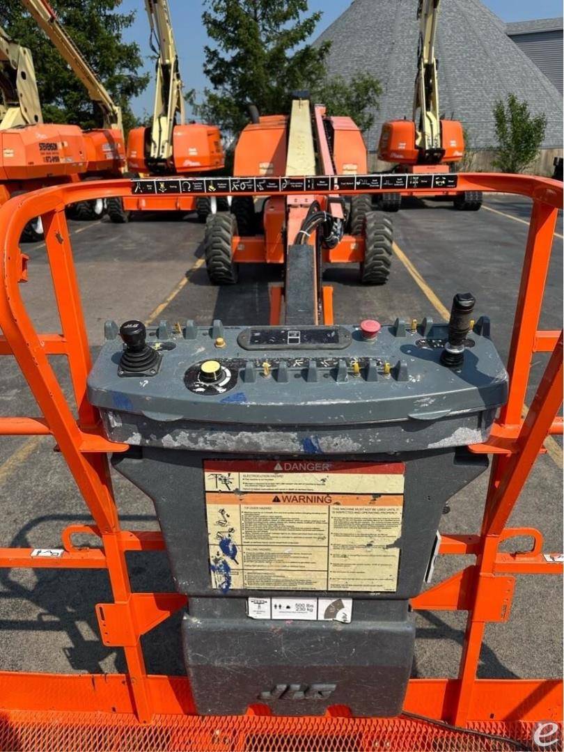 2015 JLG 660SJ