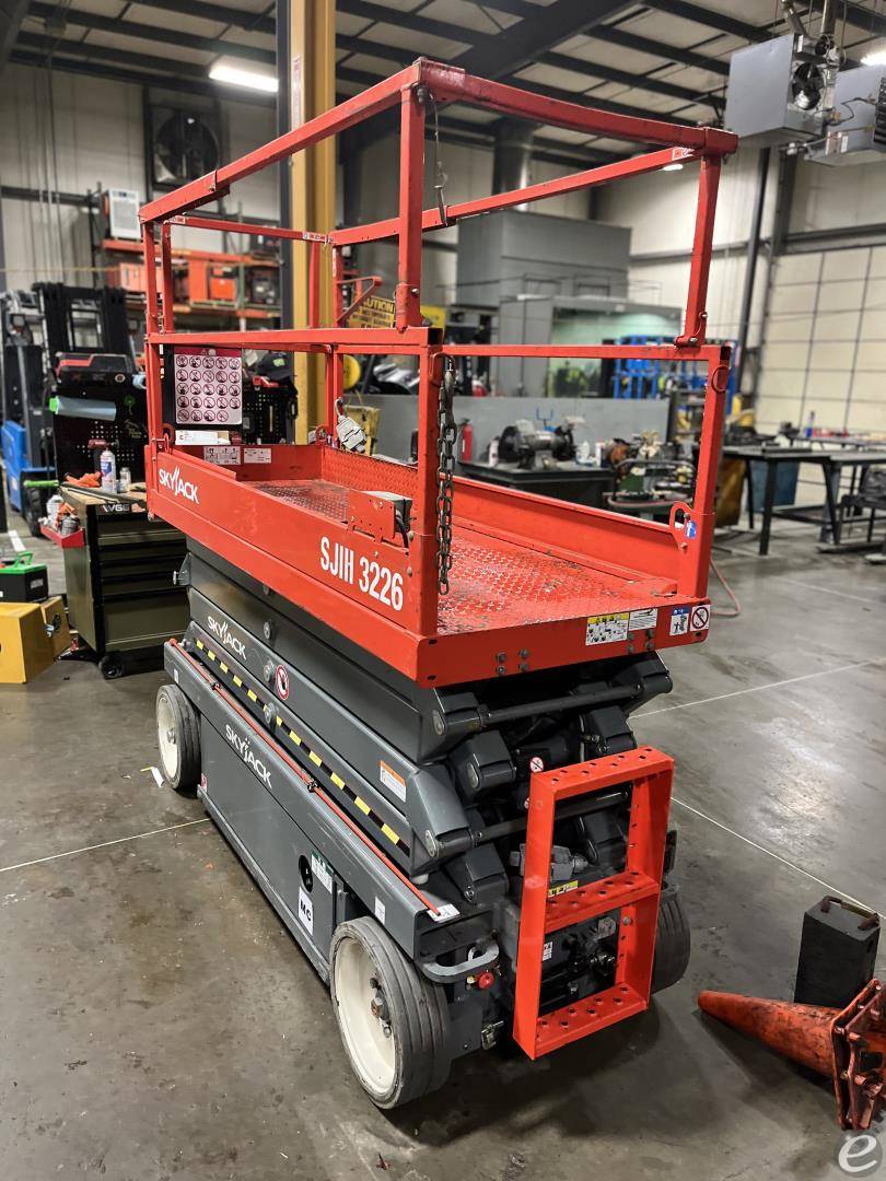 2017 Skyjack 3226