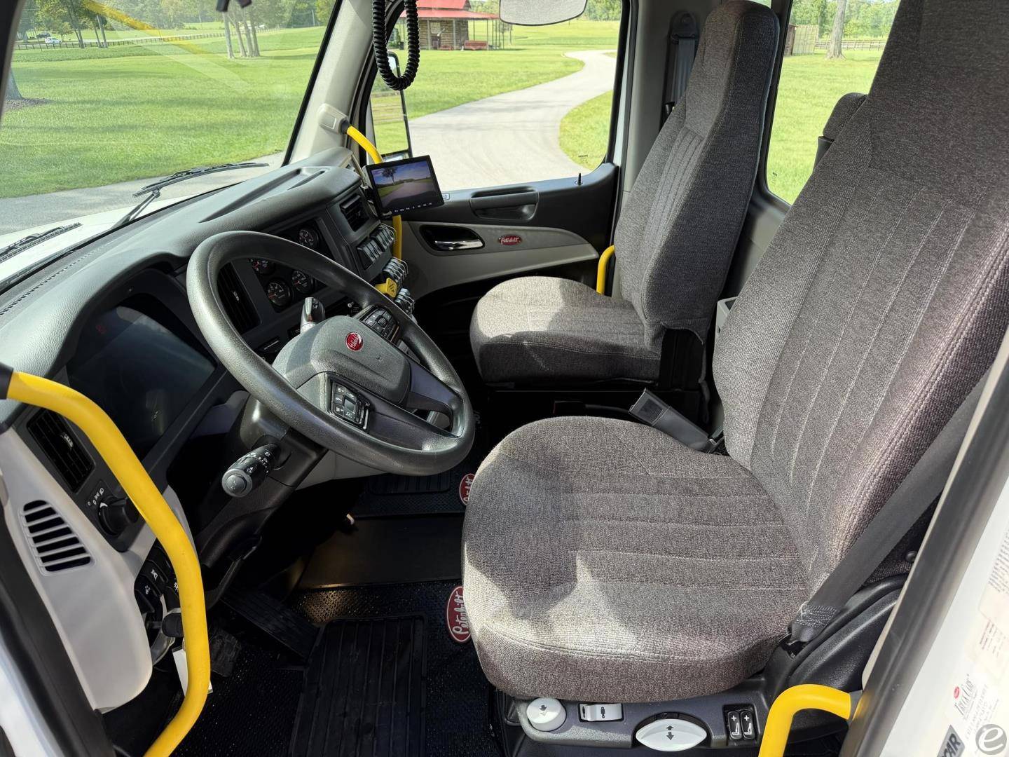 2025 Peterbilt 567