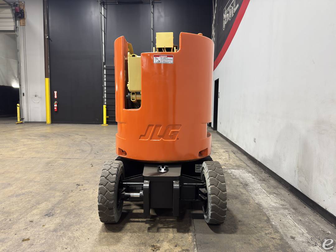 2014 JLG E300AJP