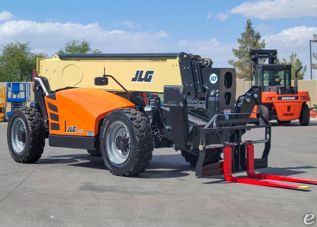 2025 JLG 1055