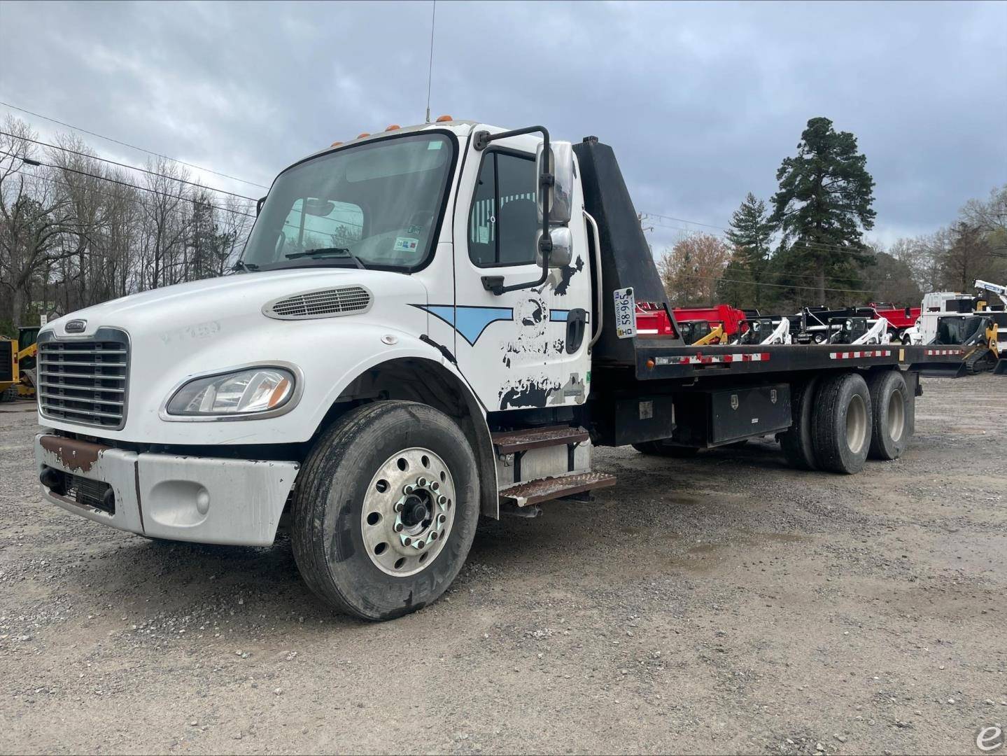 2006 Freightliner BUSINESS CLASS M2 106
