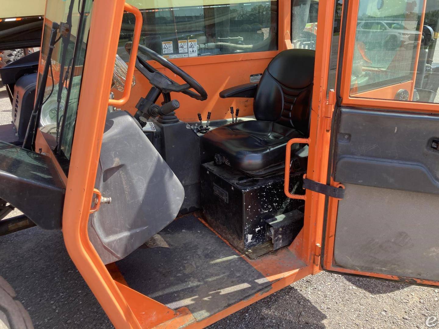 2012 JLG 1255