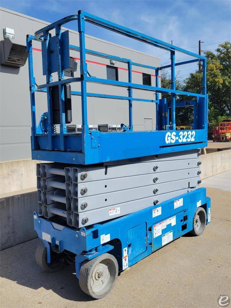 2015 Genie GS3232 Electric Scissor Lift - 123Forklift