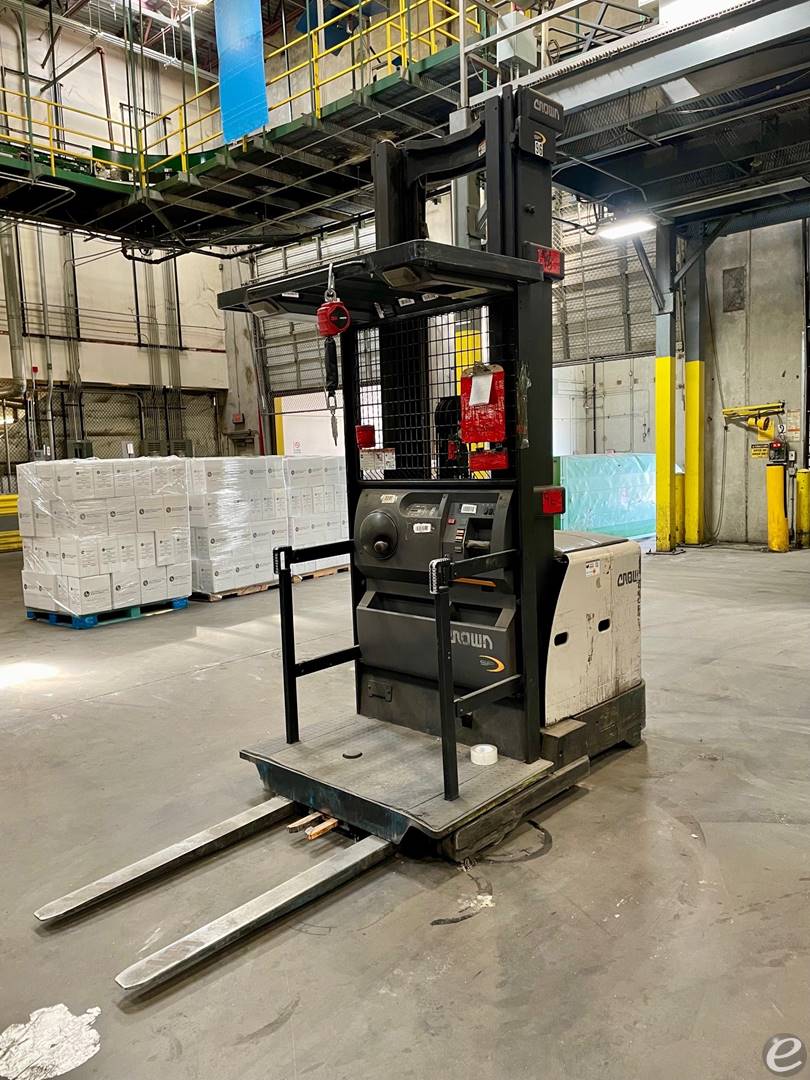 2013 Crown SP3520-30