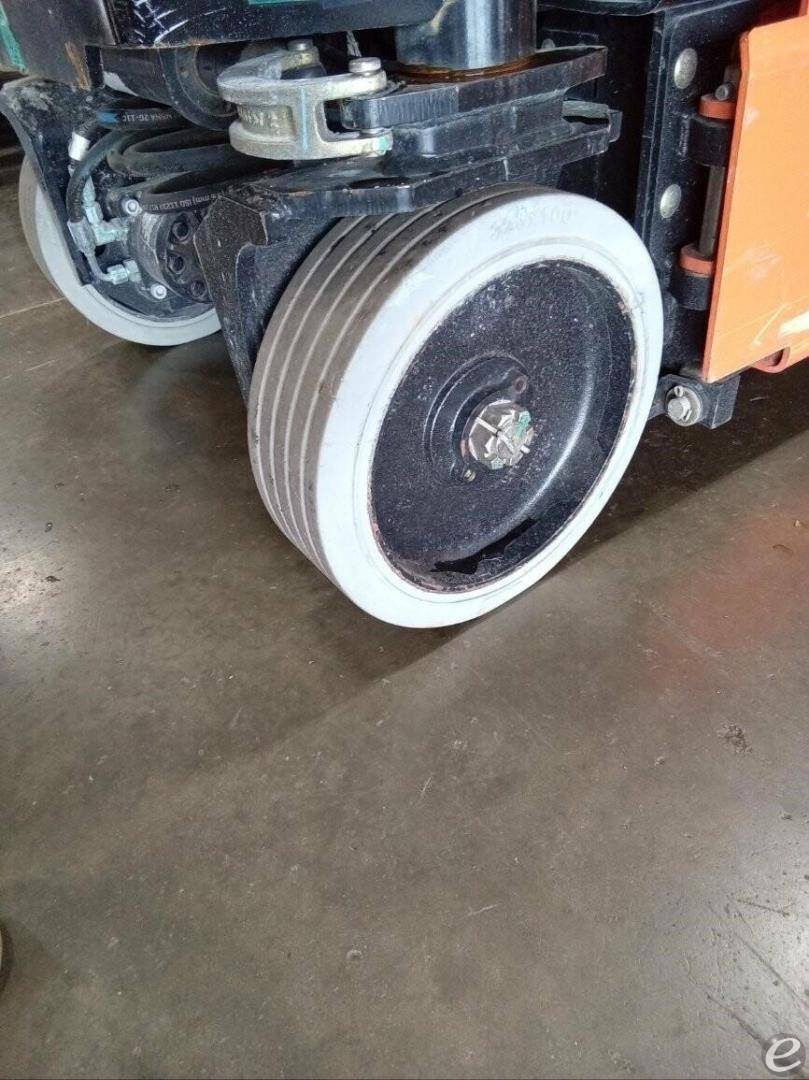 2021 JLG R1932i