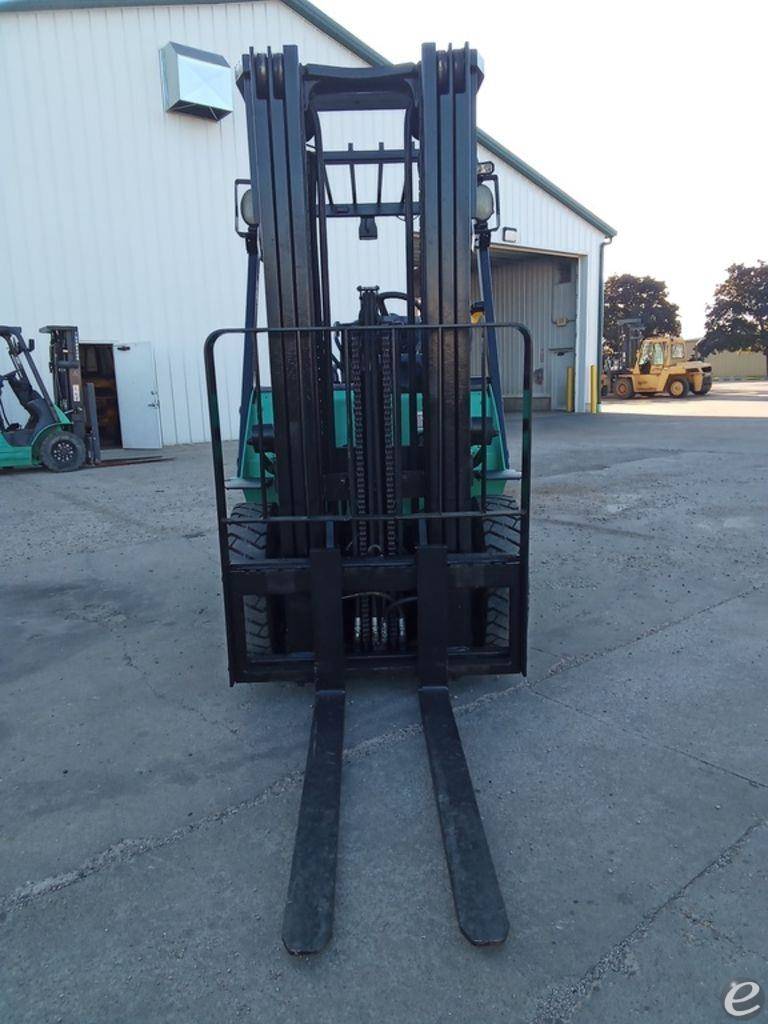 2015 Mitsubishi FD25N