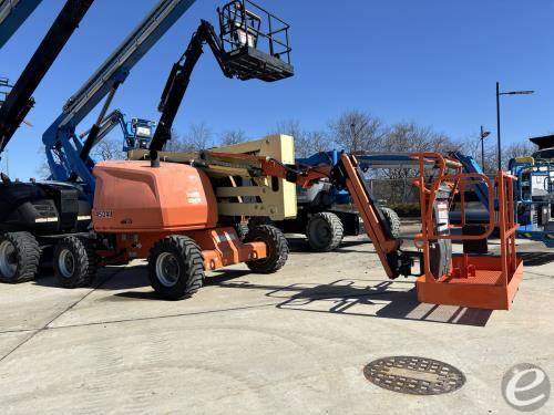 2017 JLG 450AJ