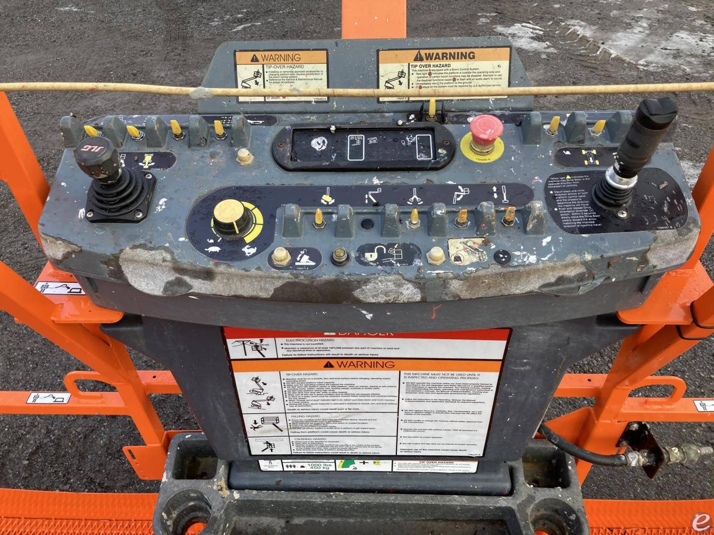 2013 JLG 1350SJP