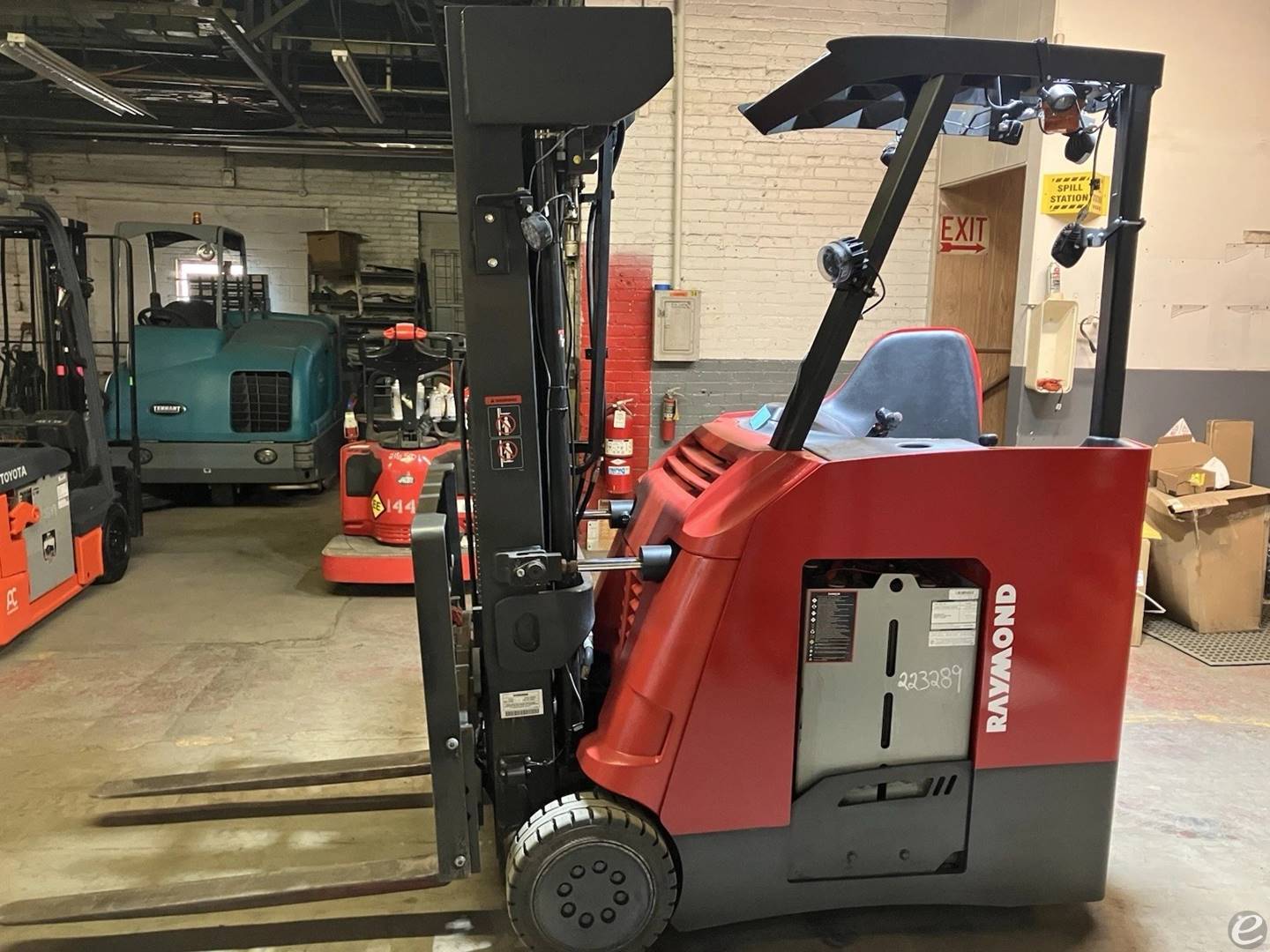 2022 Raymond 425-C40QM