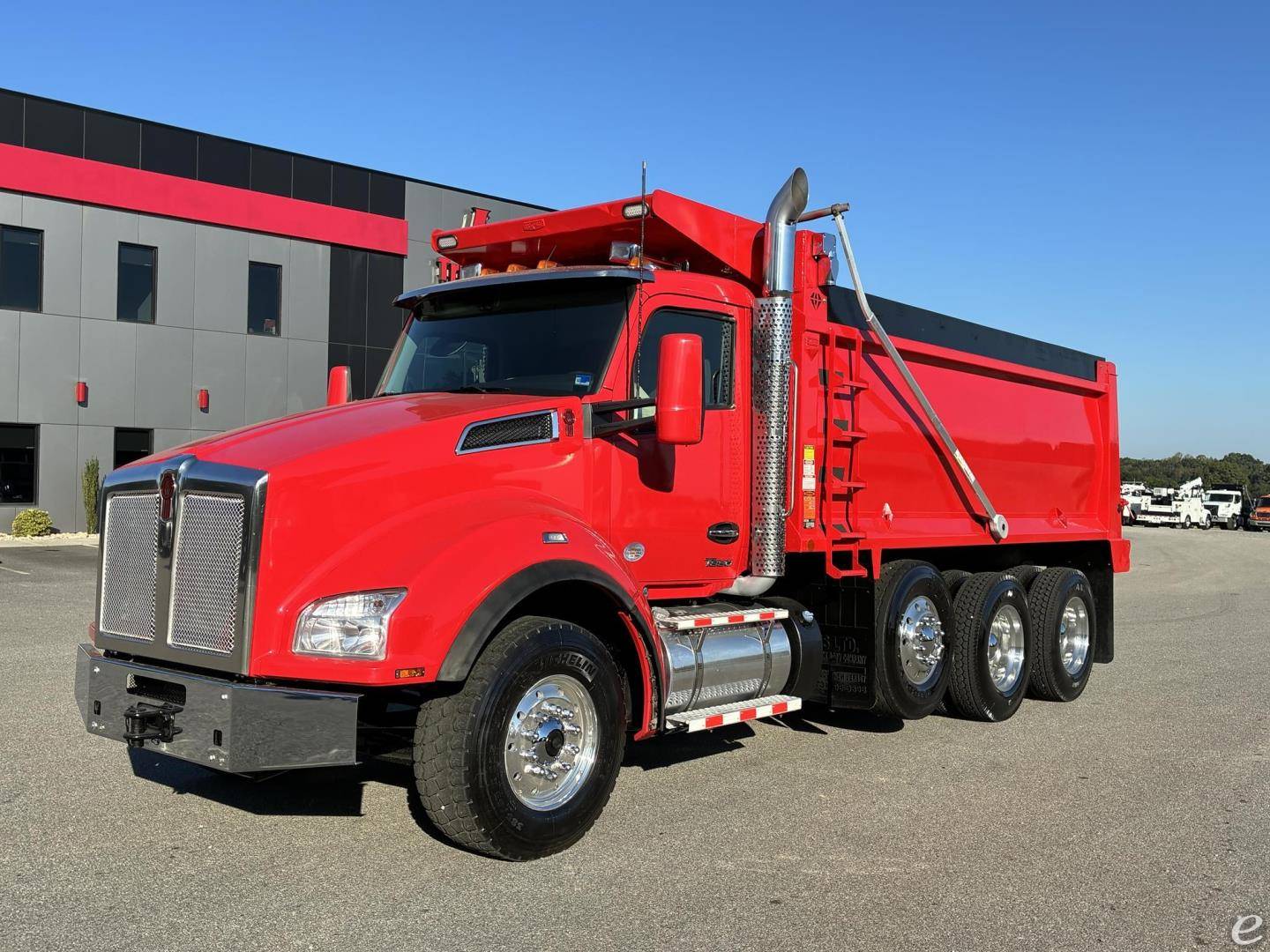 2023 Kenworth T880