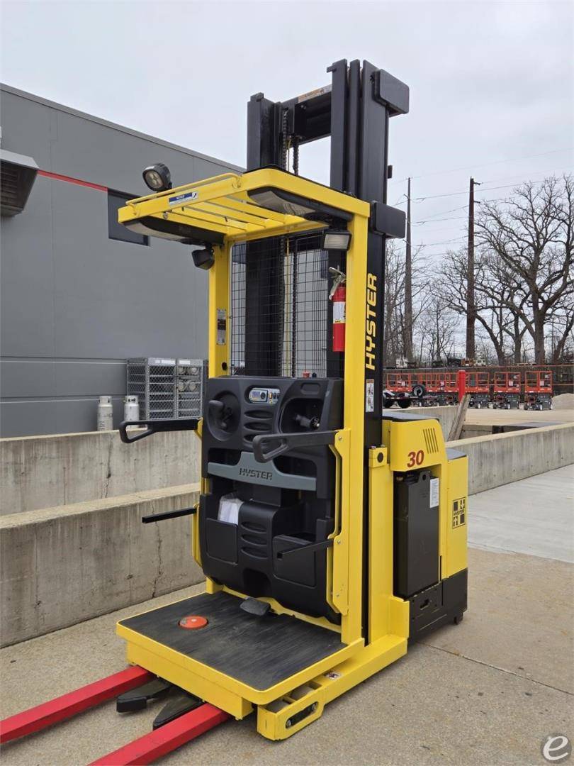 2018 Hyster R30XM3 Electric Order Picker - 123Forklift