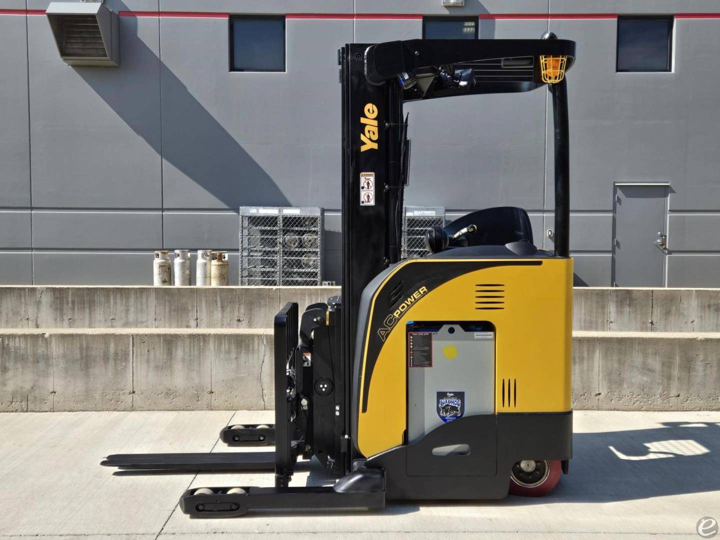 2018 Yale NDR035EB Electric Reach T...