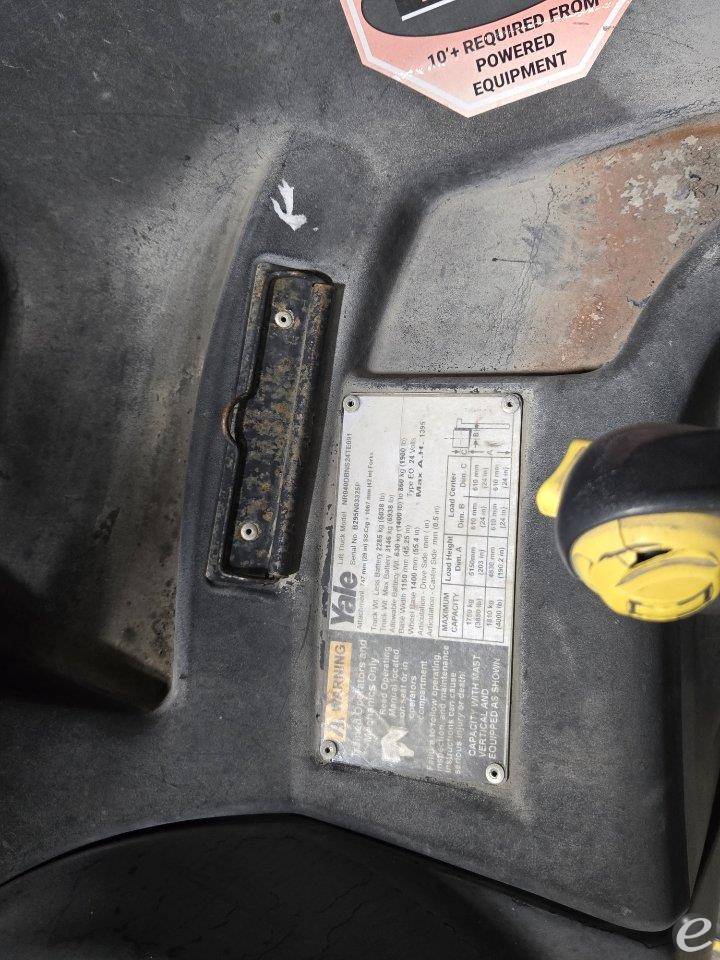 2016 Yale NR040DB