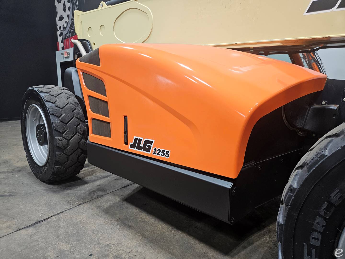 2017 JLG 1255