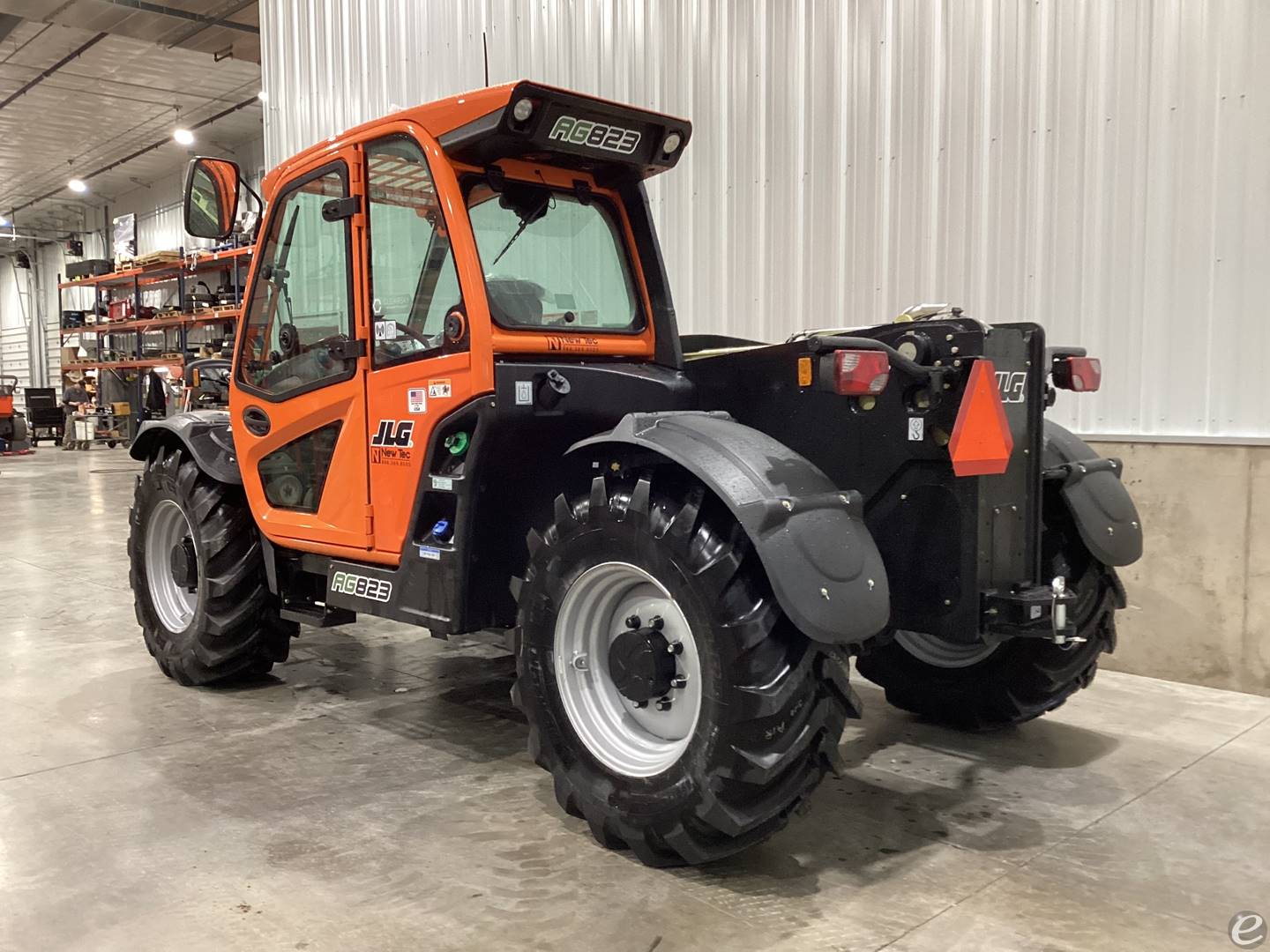 2025 JLG AG823
