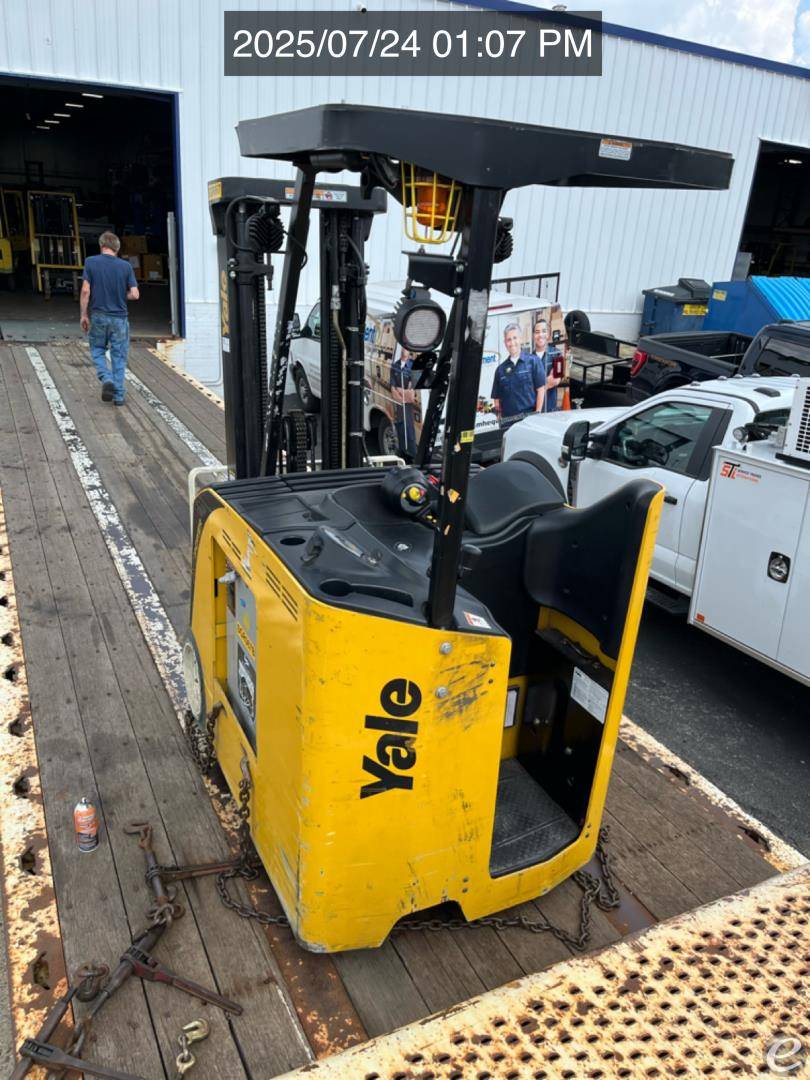 2017 Yale ESC040AD