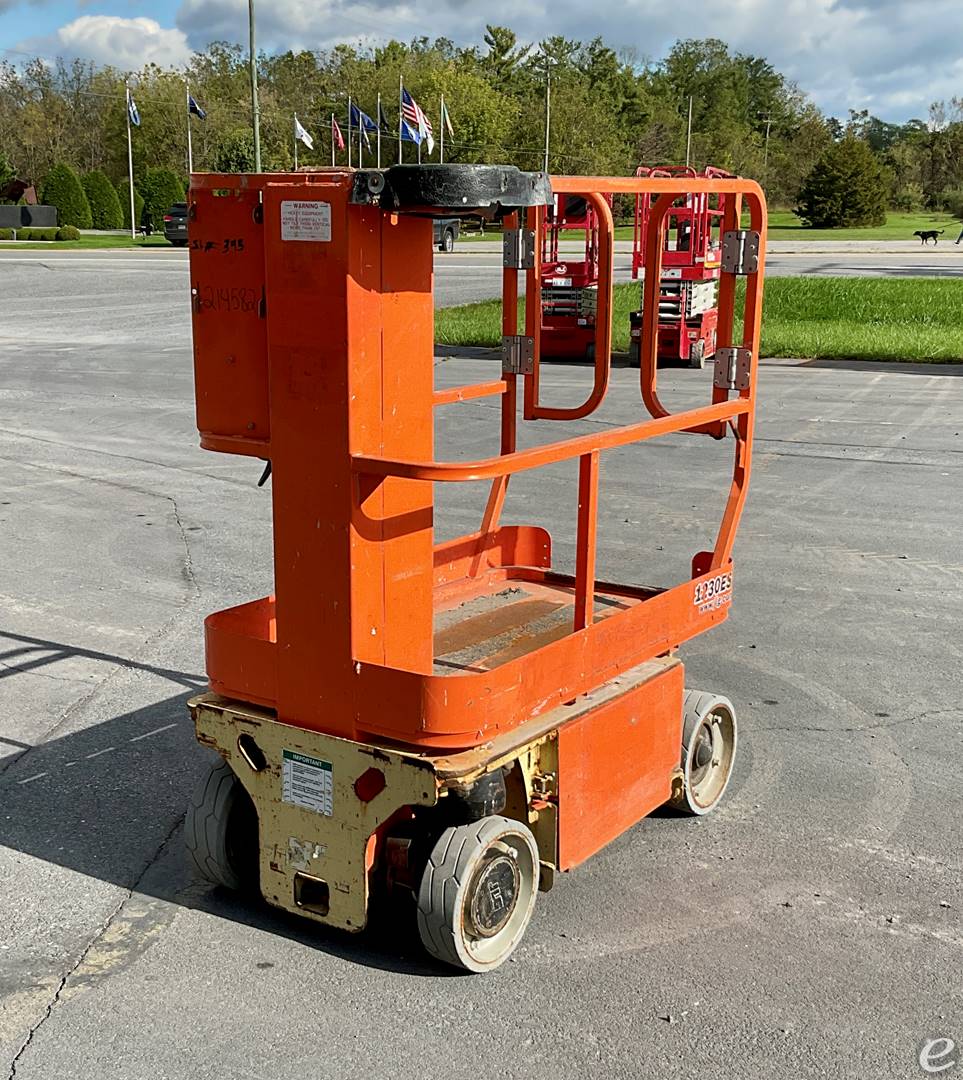 2013 JLG 1230ES
