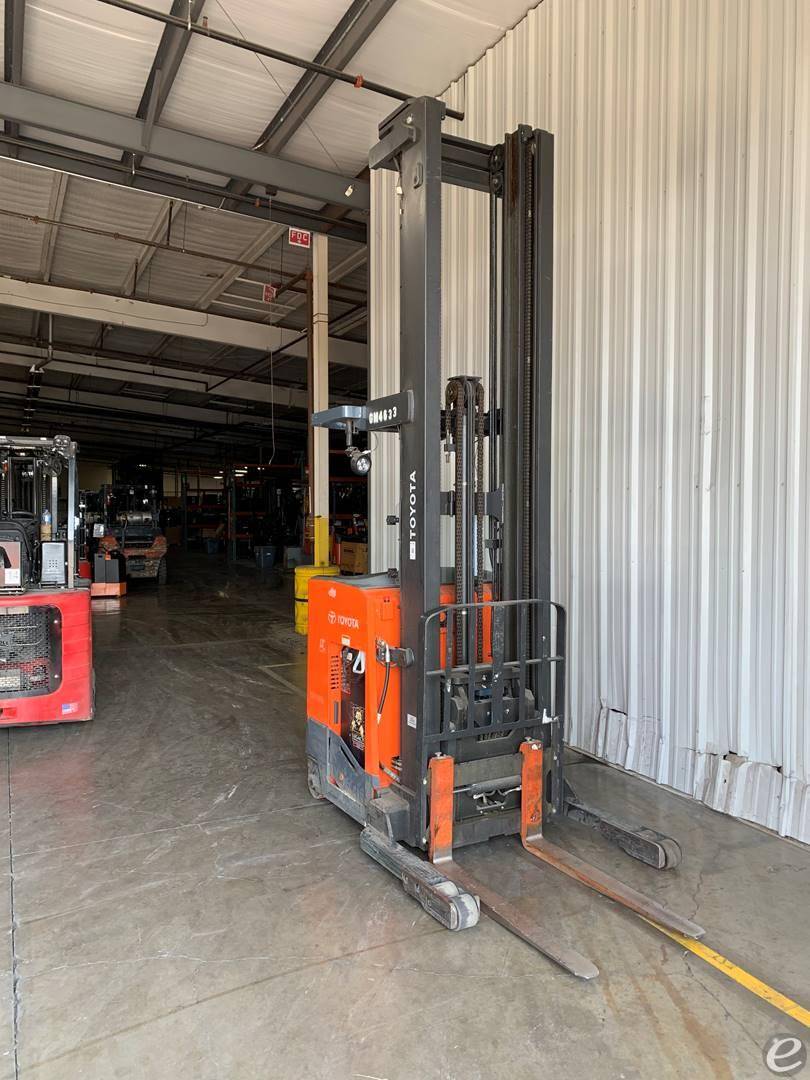 2018 Toyota 9BRU23 Electric Reach Truck - 123Forklift