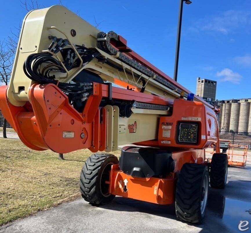 2015 JLG 1250AJP