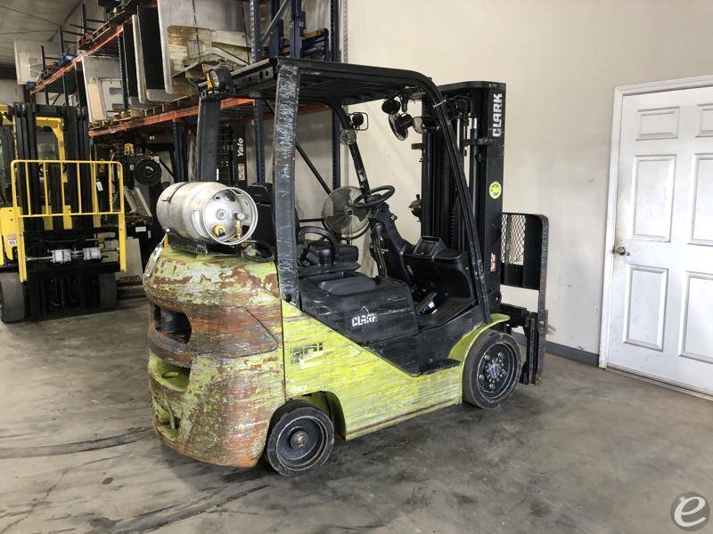 2018 Clark S30CL