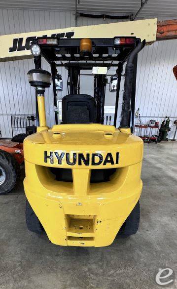 2010 Hyundai 45DS-7E