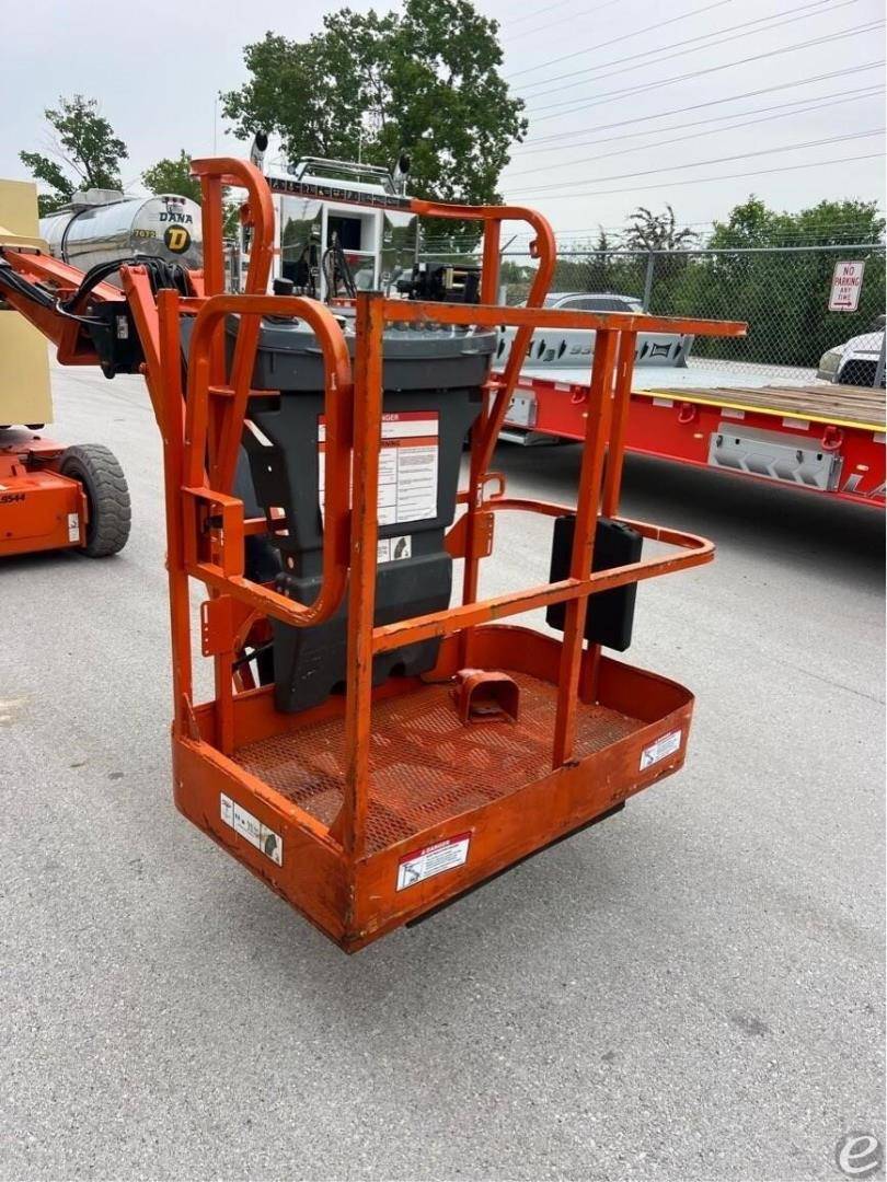 2015 JLG E300AJP