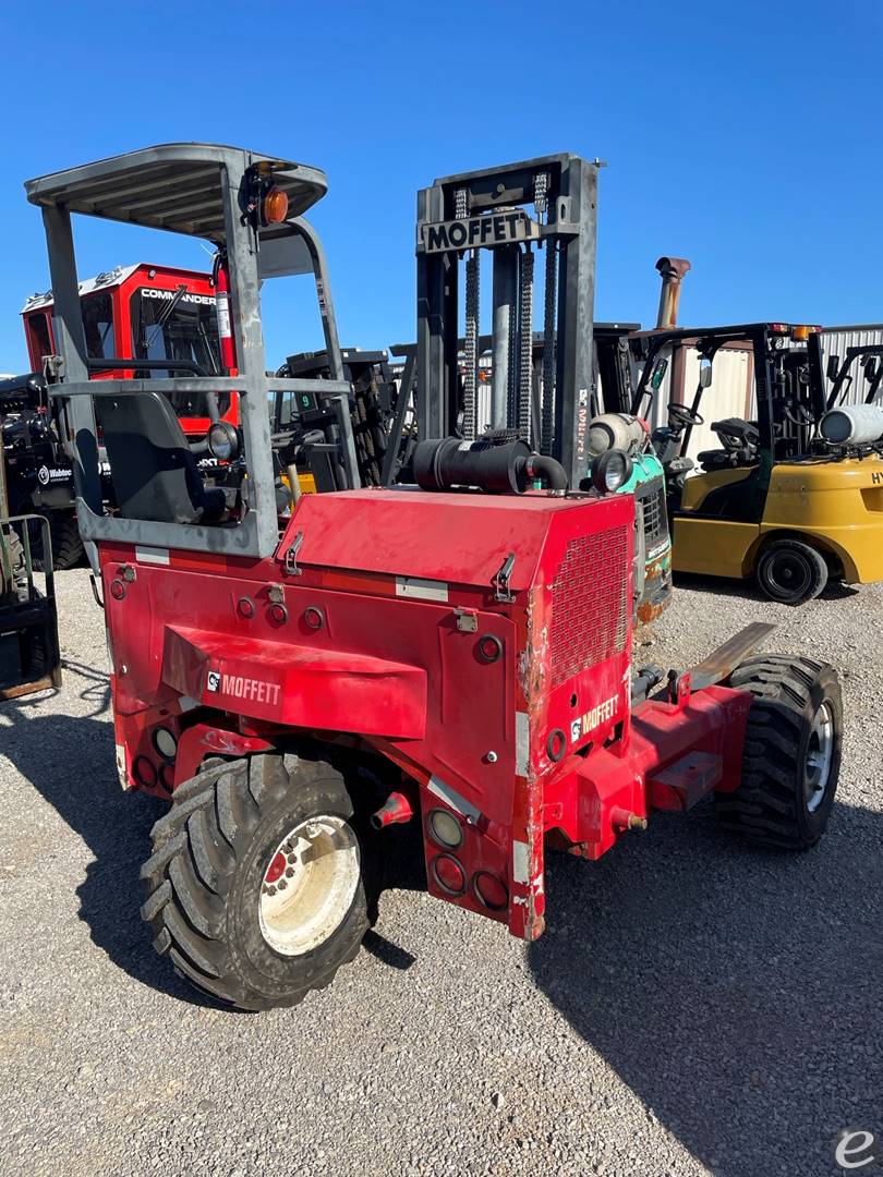2003 Moffett M5500