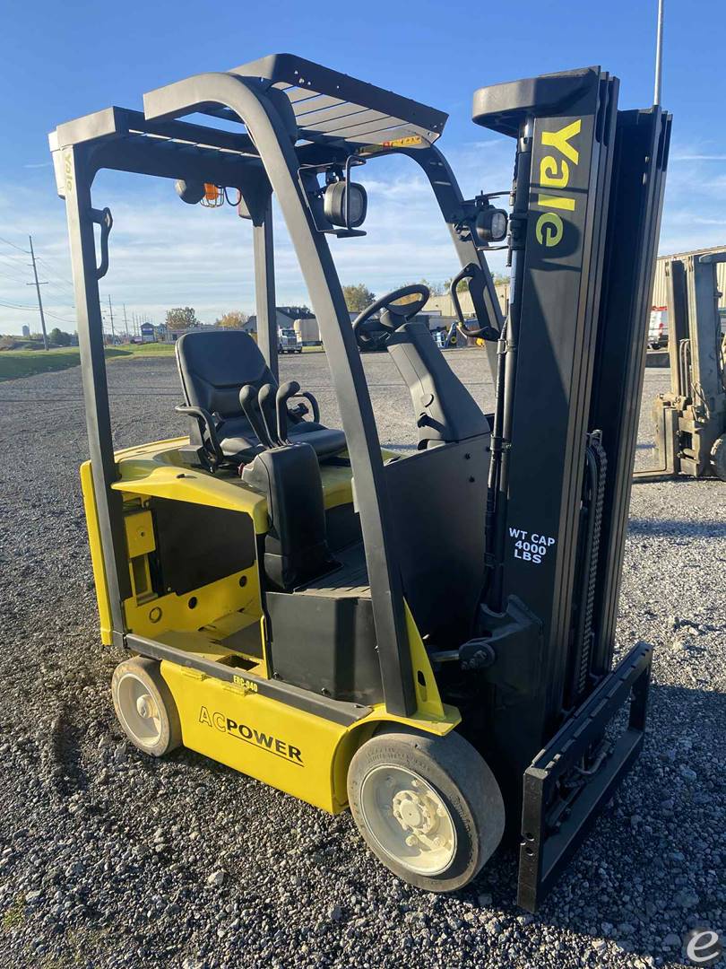 2017 Yale ERC-040VAN