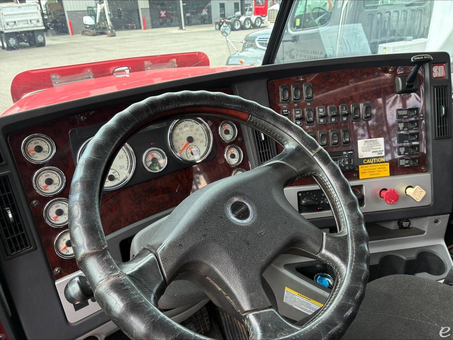 2014 Freightliner CORONADO 122 SD