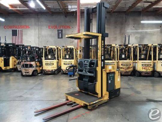 2013 Hyster R30XM3 Electric Order Picker - 123Forklift
