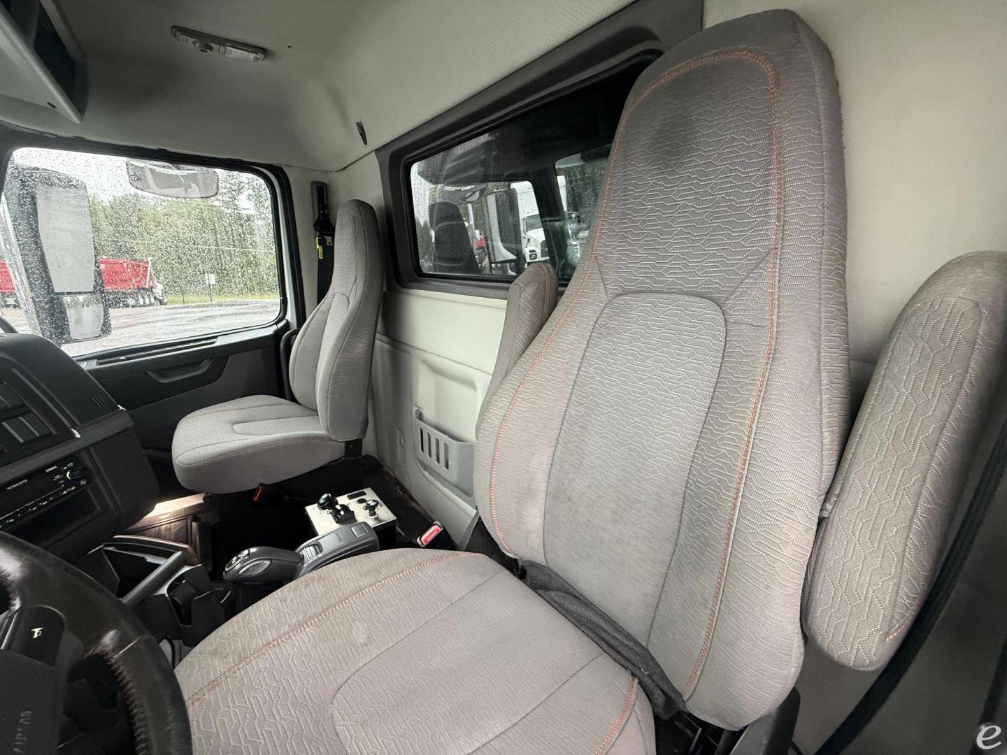 2022 Volvo VHD84F200