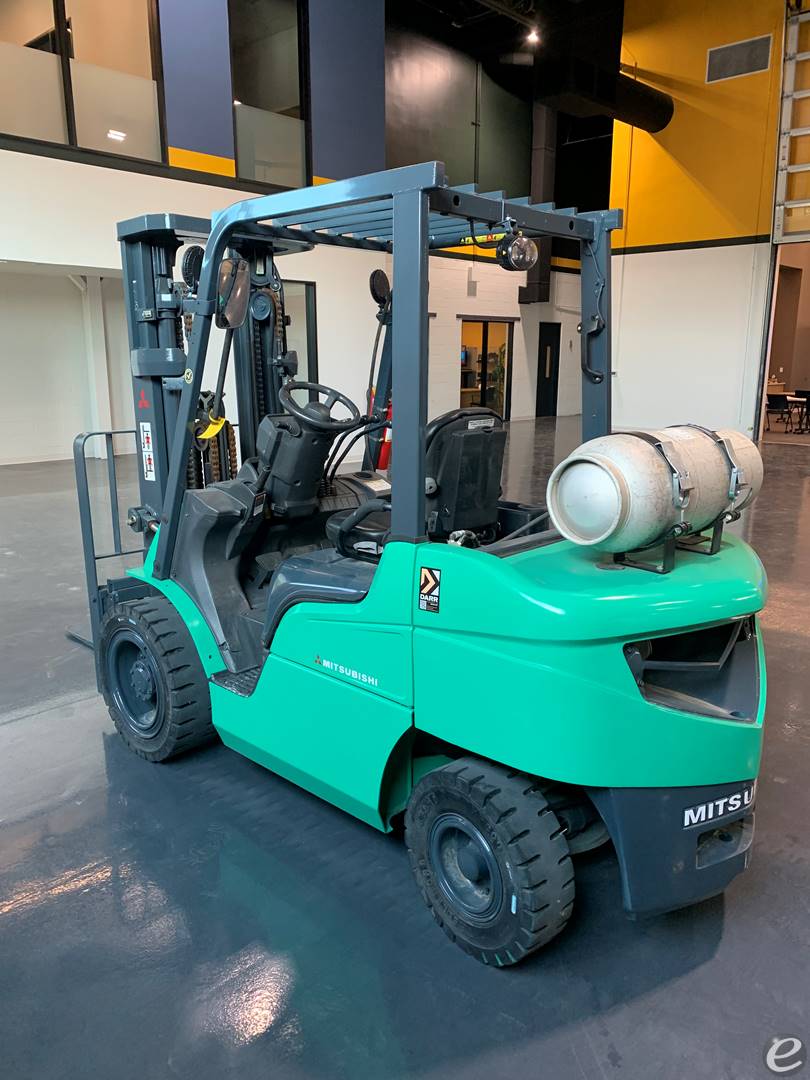 2019 Mitsubishi FG30N5