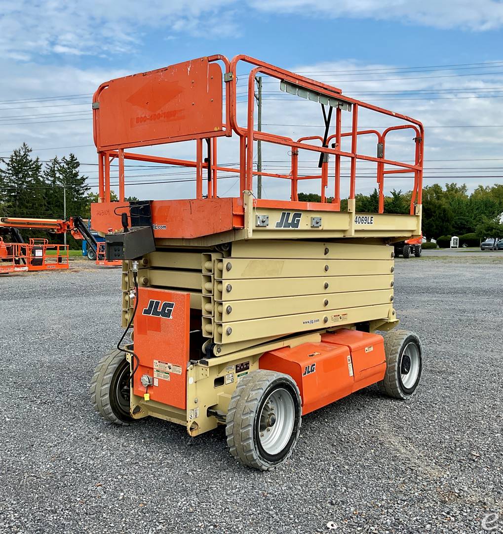 2017 JLG 4069LE