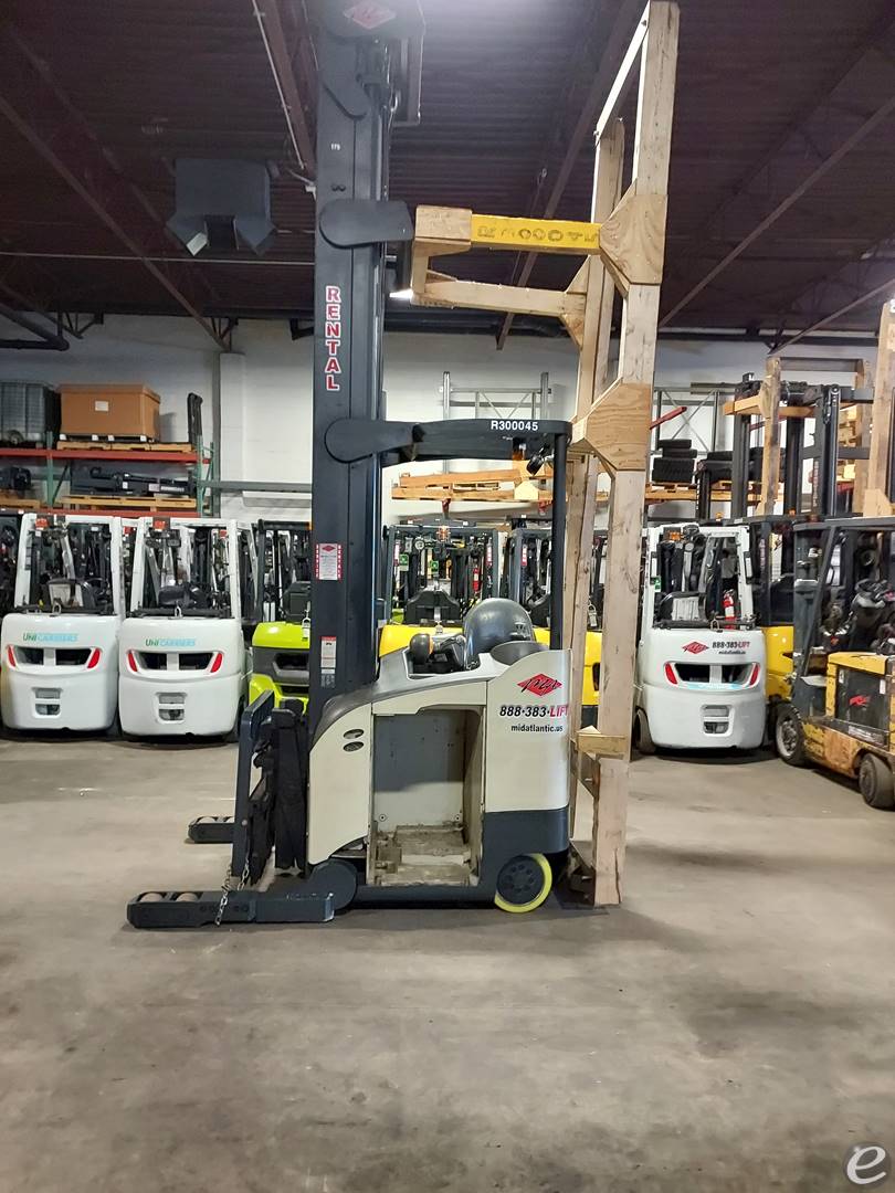 2009 Crown RD5795S-30 Electric Reach Truck - 123Forklift
