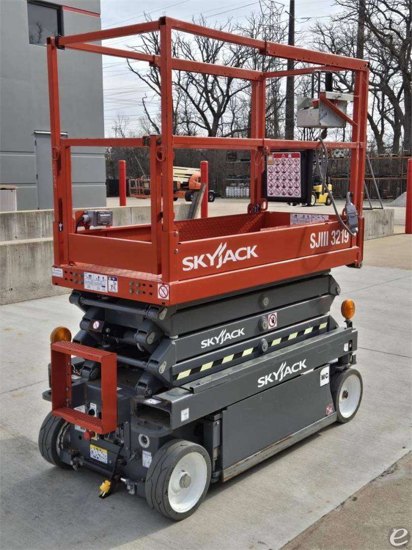 2019 Skyjack SJIII3219 Electric Scissor Lift - 123Forklift