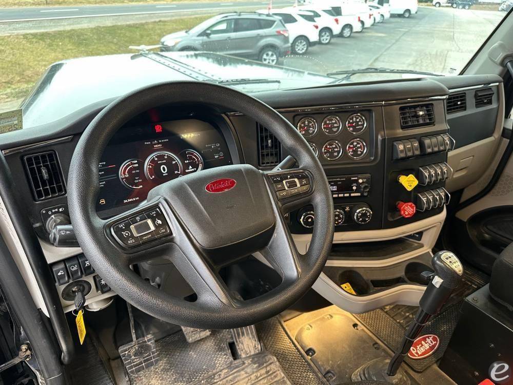 2025 Peterbilt 589