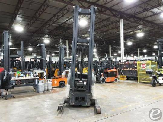2009 Crown RR5225-45 Electric Reach Truck - 123Forklift